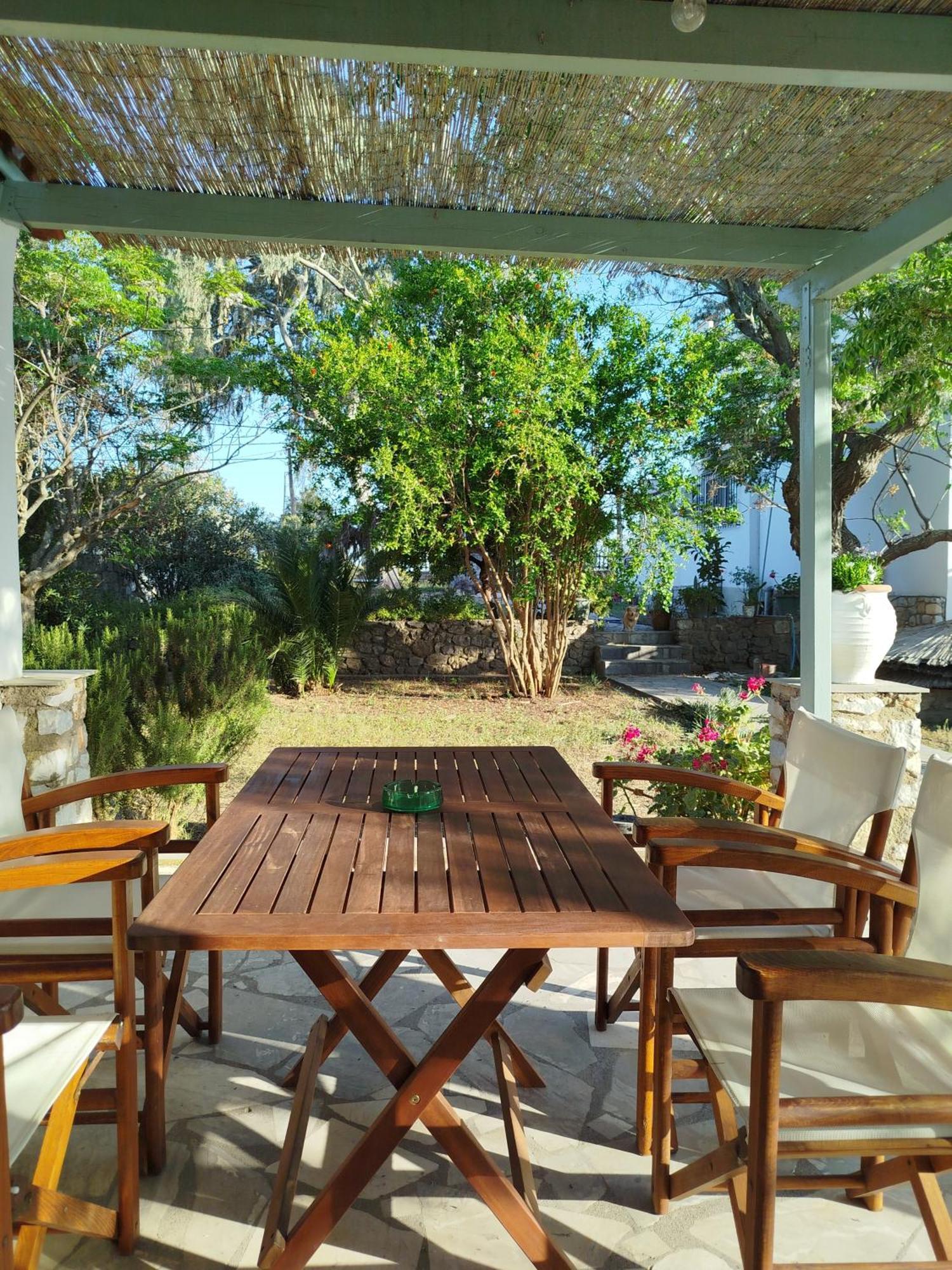 Poseidon Apartments Gythio Zimmer foto
