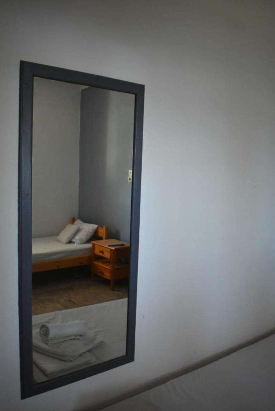 Poseidon Apartments Gythio Zimmer foto
